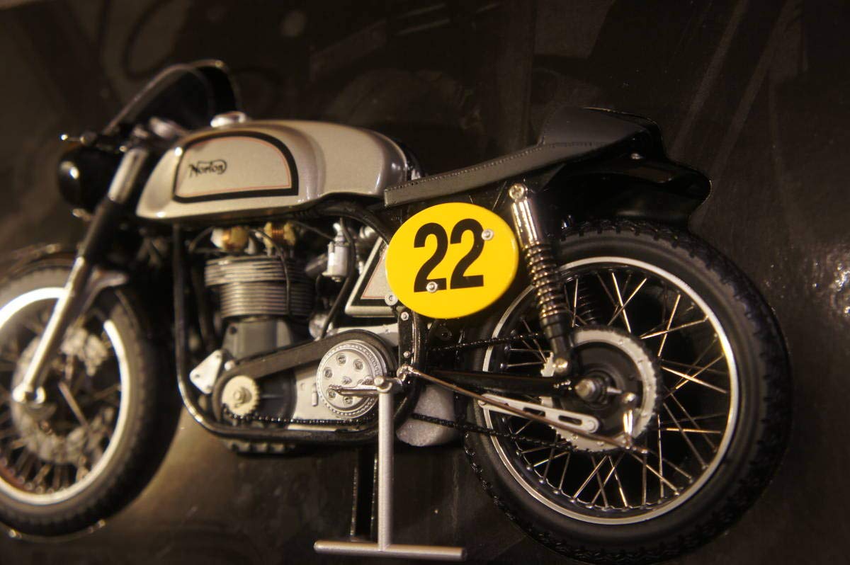 特価 MINICHAMPS 1/12 ノートン コマンド Fastback② 1/12 ミニチャンプス 122132000 ノートンコマンド 750 ファストバック